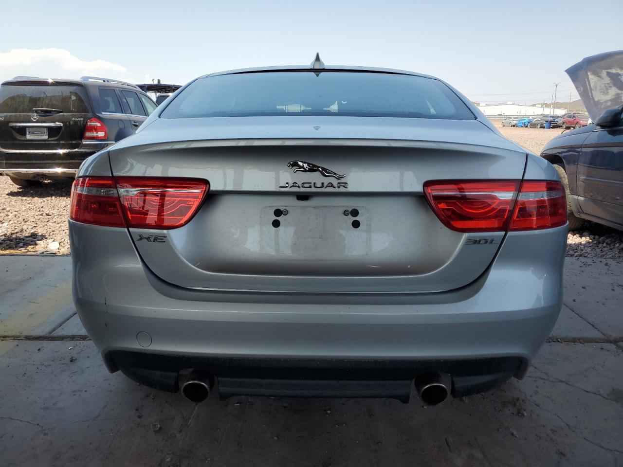 SAJAD4GX3JCP36645 2018 Jaguar Xe Premium