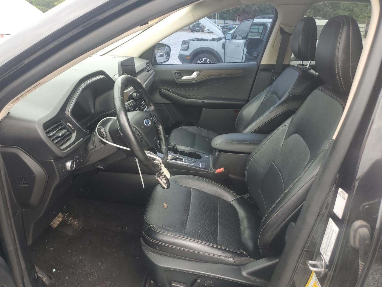 FORD ESCAPE TITANIUM