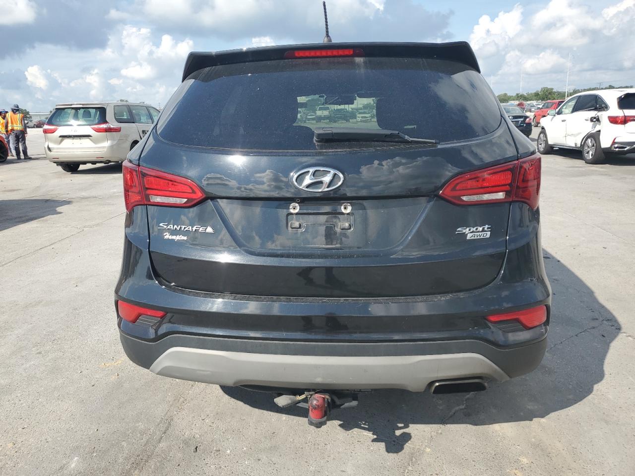 2018 Hyundai Santa Fe Sport vin: 5NMZTDLB4JH091049