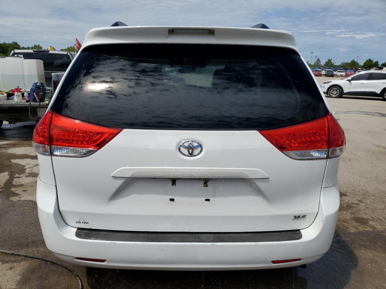 5TDYK3DC1CS247743 2012 Toyota Sienna Xle