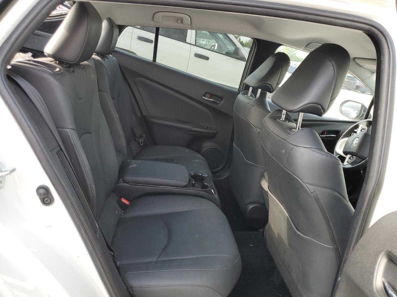 JTDKARFP2H3041660 2017 Toyota Prius Prime