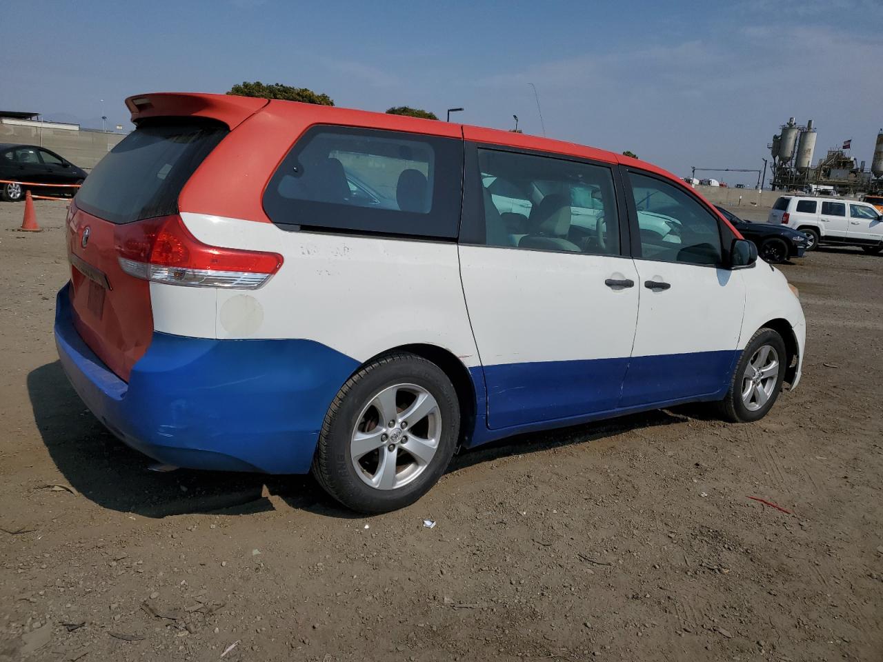 5TDZK3DC7DS395031 2013 Toyota Sienna