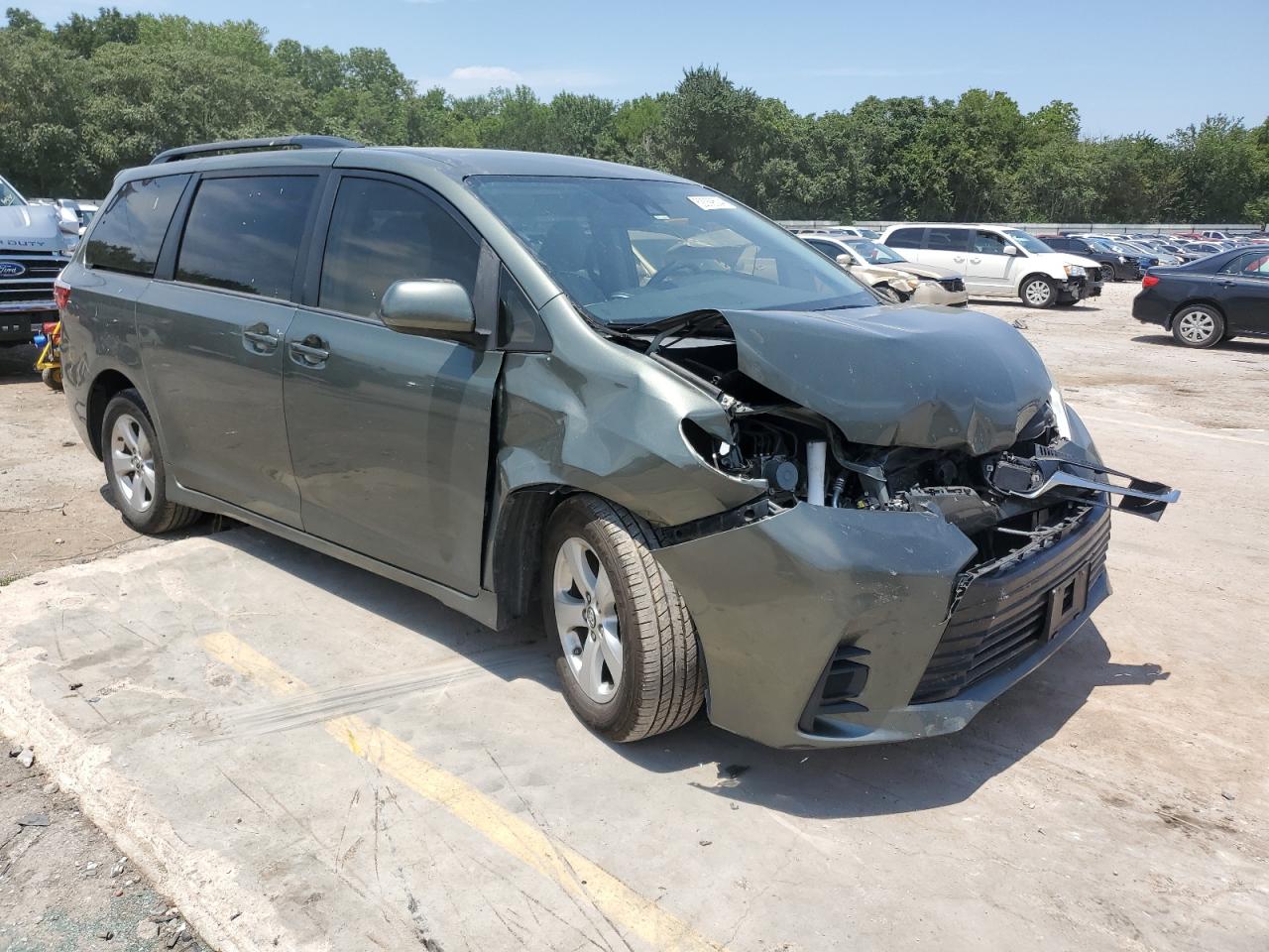 2018 Toyota Sienna Le vin: 5TDKZ3DC6JS905314