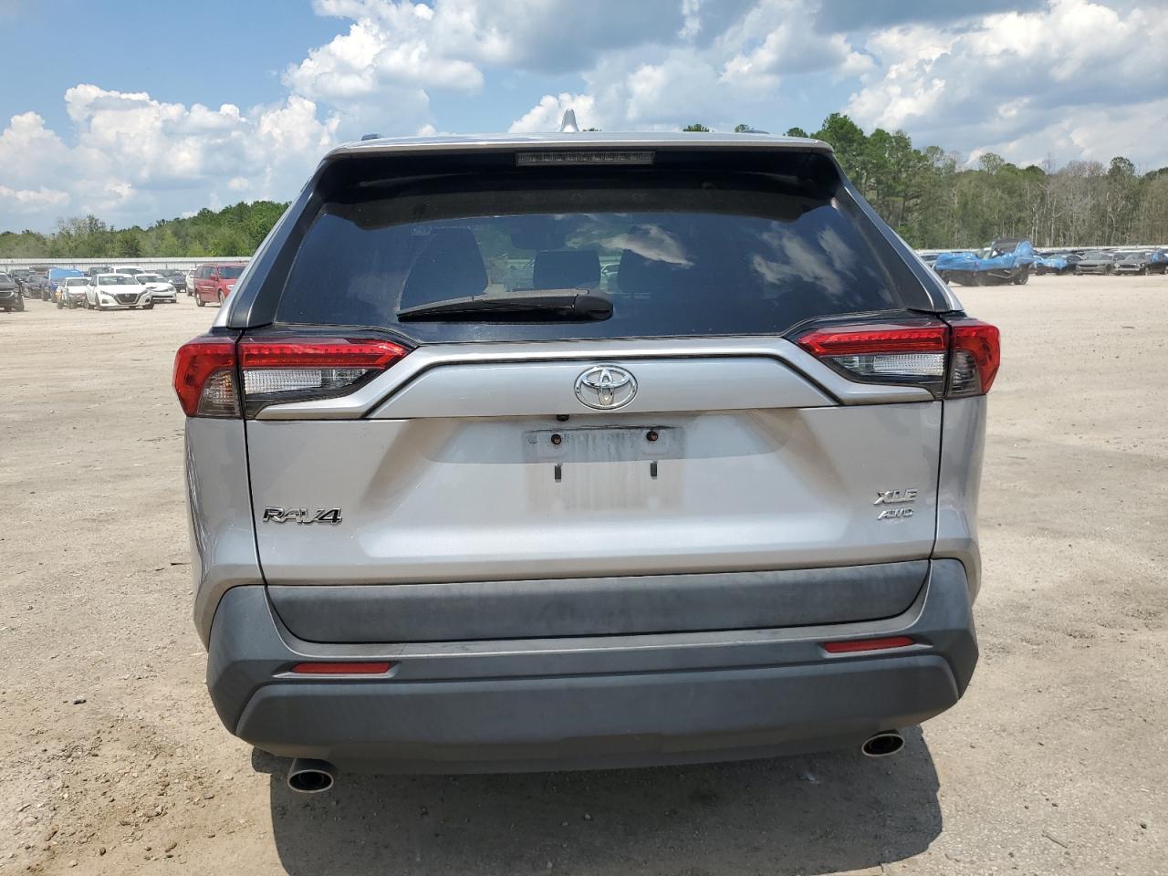 2T3P1RFV3LC106852 2020 Toyota Rav4 Xle