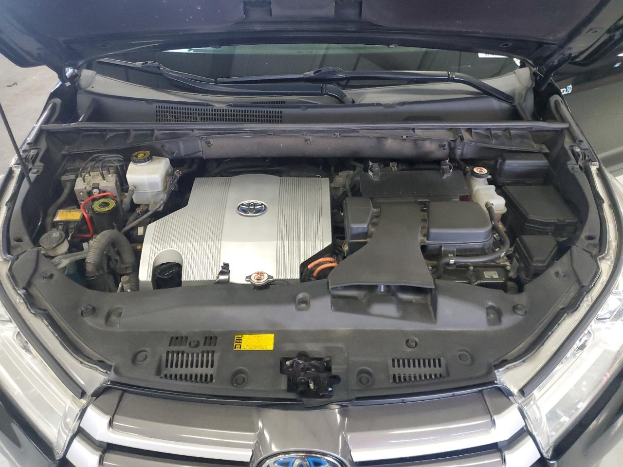 5TDJGRFH2KS058757 2019 Toyota Highlander Hybrid