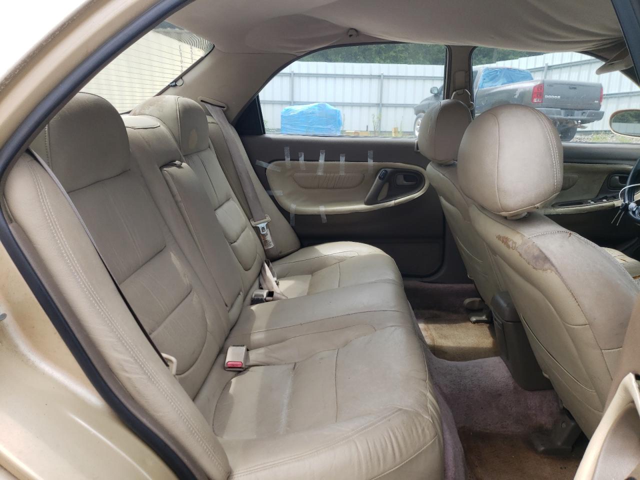 1YVGE22C9T5586377 1996 Mazda 626 Dx