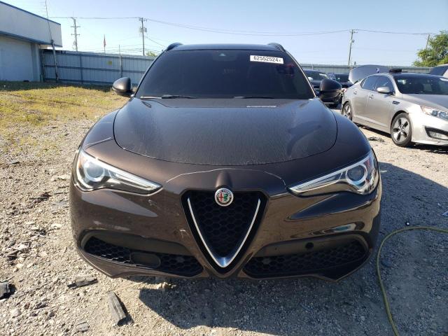 VIN ZASFAKPN1J7B92386 2018 Alfa Romeo Stelvio, Sport no.5