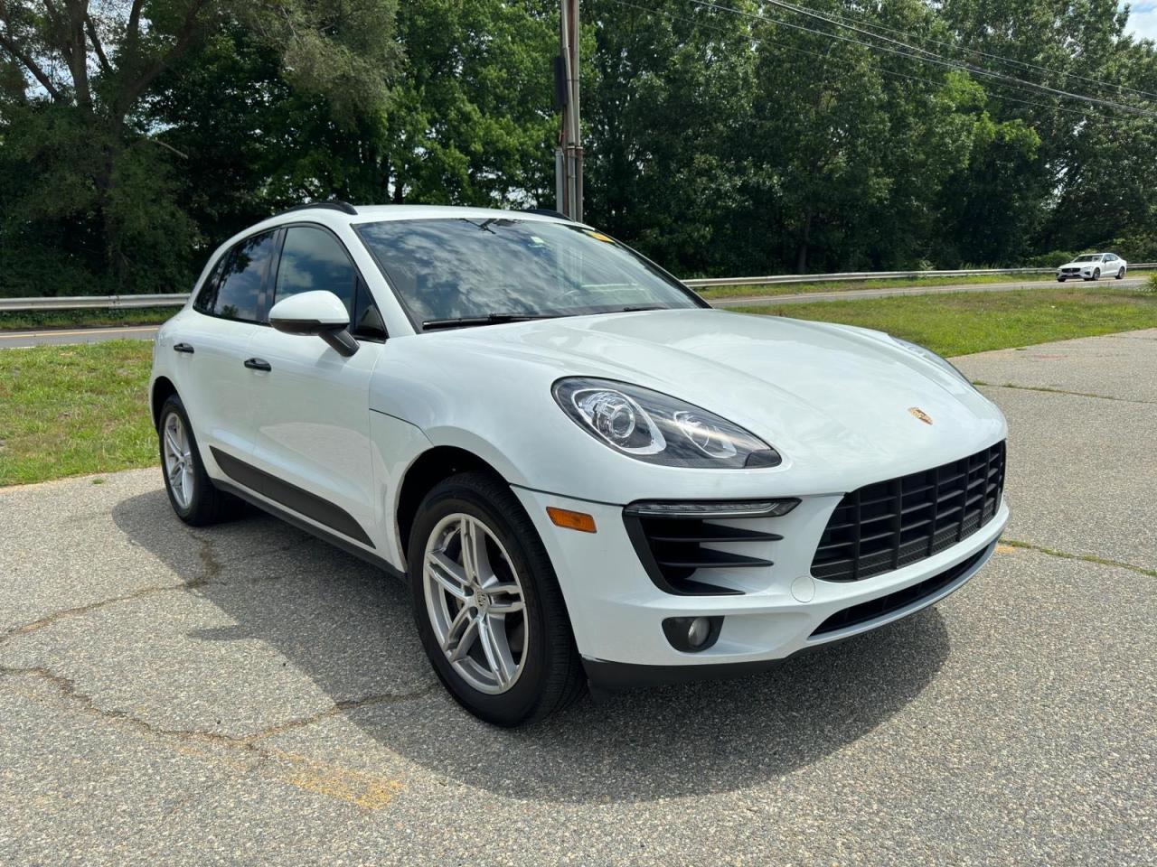 2018 Porsche Macan S vin: WP1AB2A53JLB31409