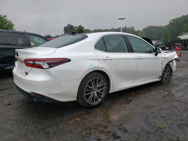 VIN 4T1F11BK4MU032987 2021 Toyota Camry, Xle no.3