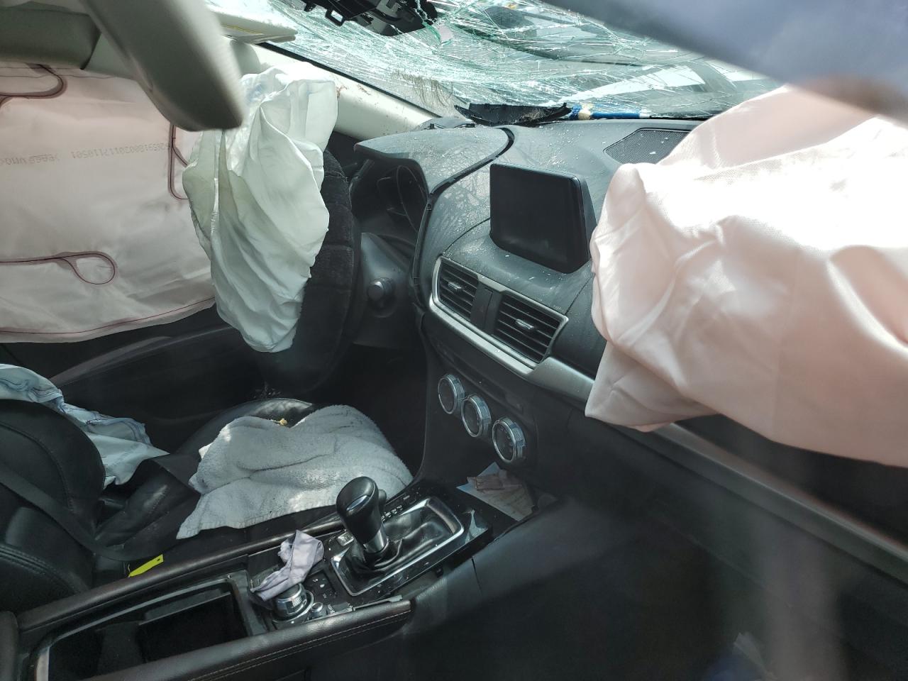 JM1BN1V7XJ1184445 2018 Mazda 3 Touring