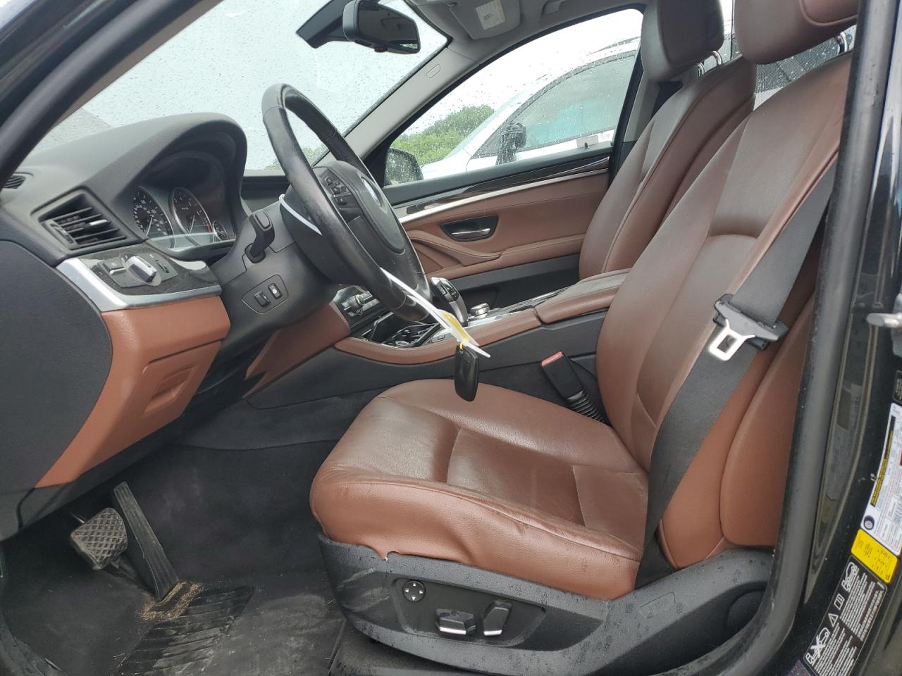 WBAFU9C55BC278143 2011 BMW 550 Xi