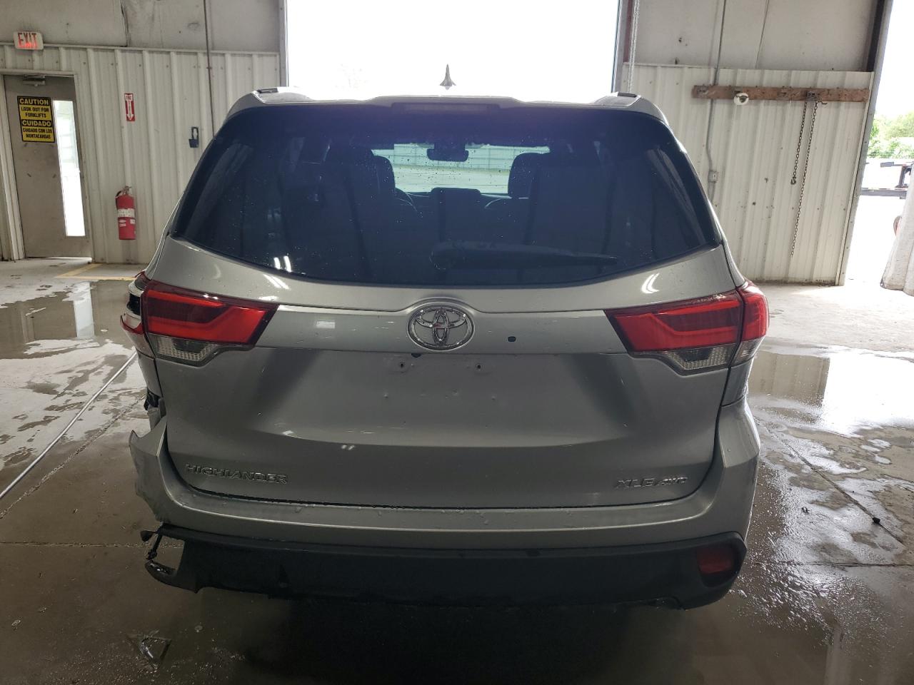 5TDJZRFH8JS547379 2018 Toyota Highlander Se