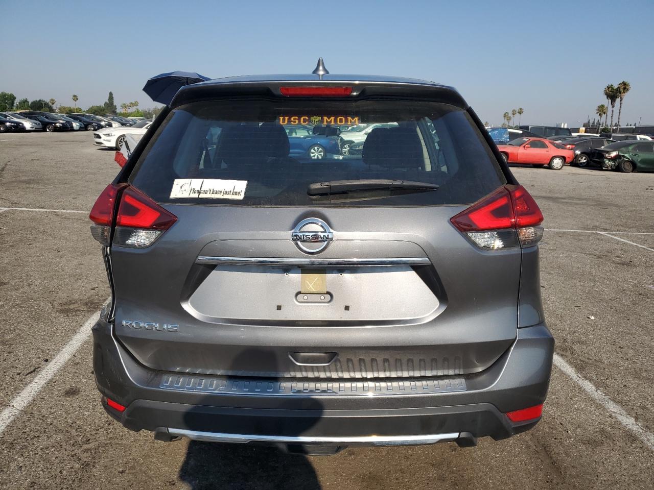 JN8AT2MT8JW460084 2018 Nissan Rogue S