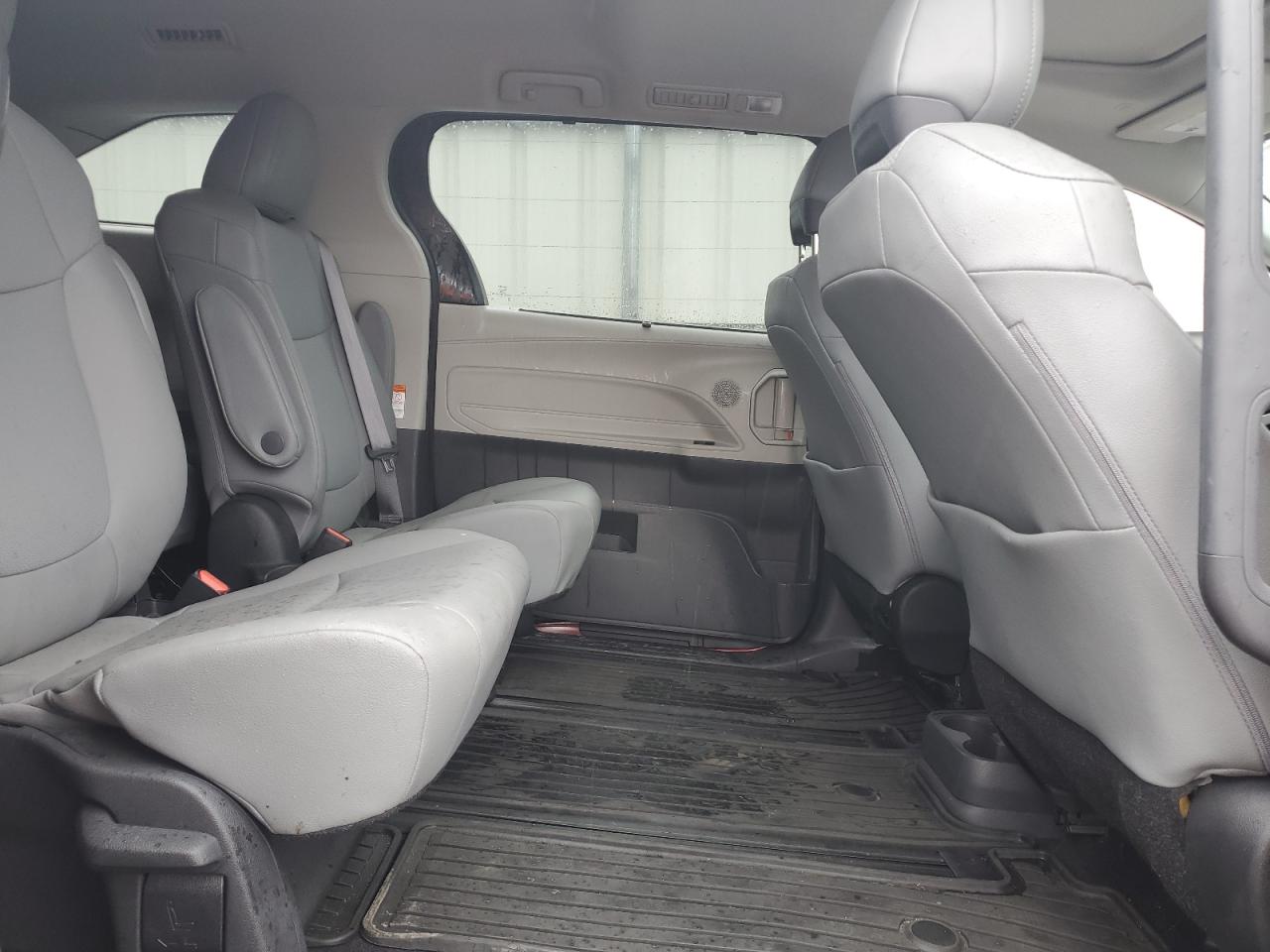 5TDJRKEC1NS112531 2022 Toyota Sienna Xle