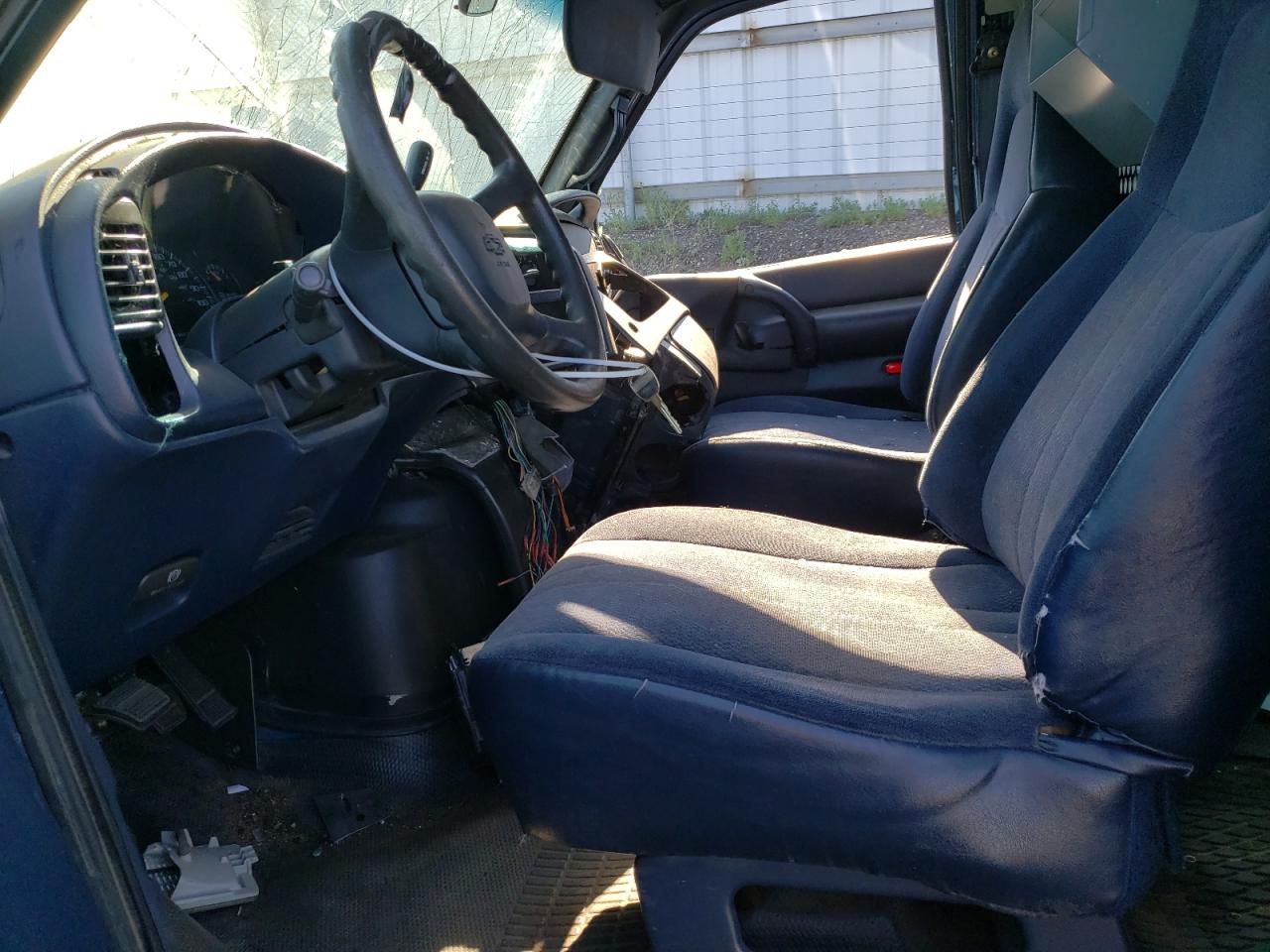 1GCDL19W71B121376 2001 Chevrolet Astro