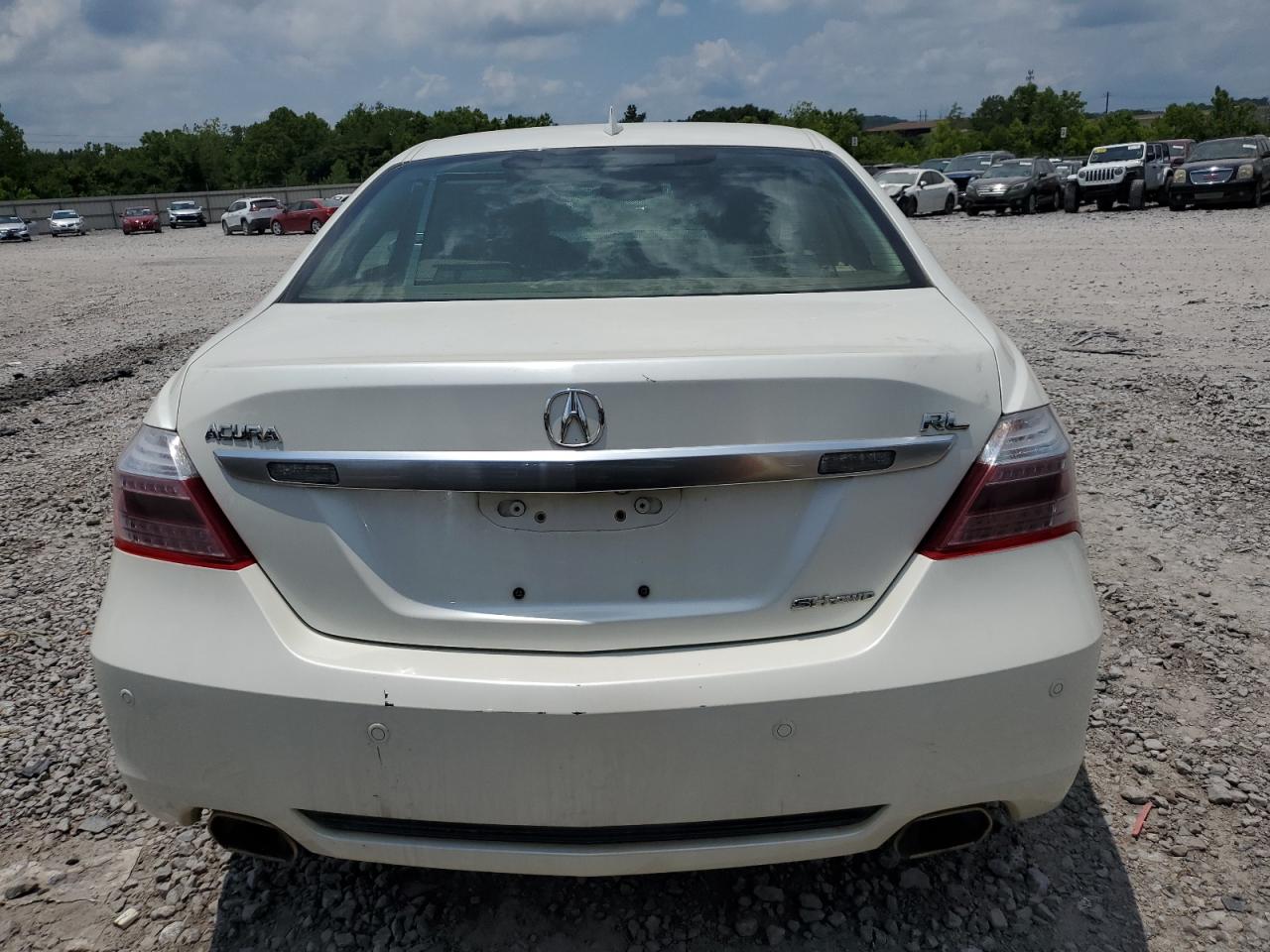 JH4KB2F65BC000621 2011 Acura Rl