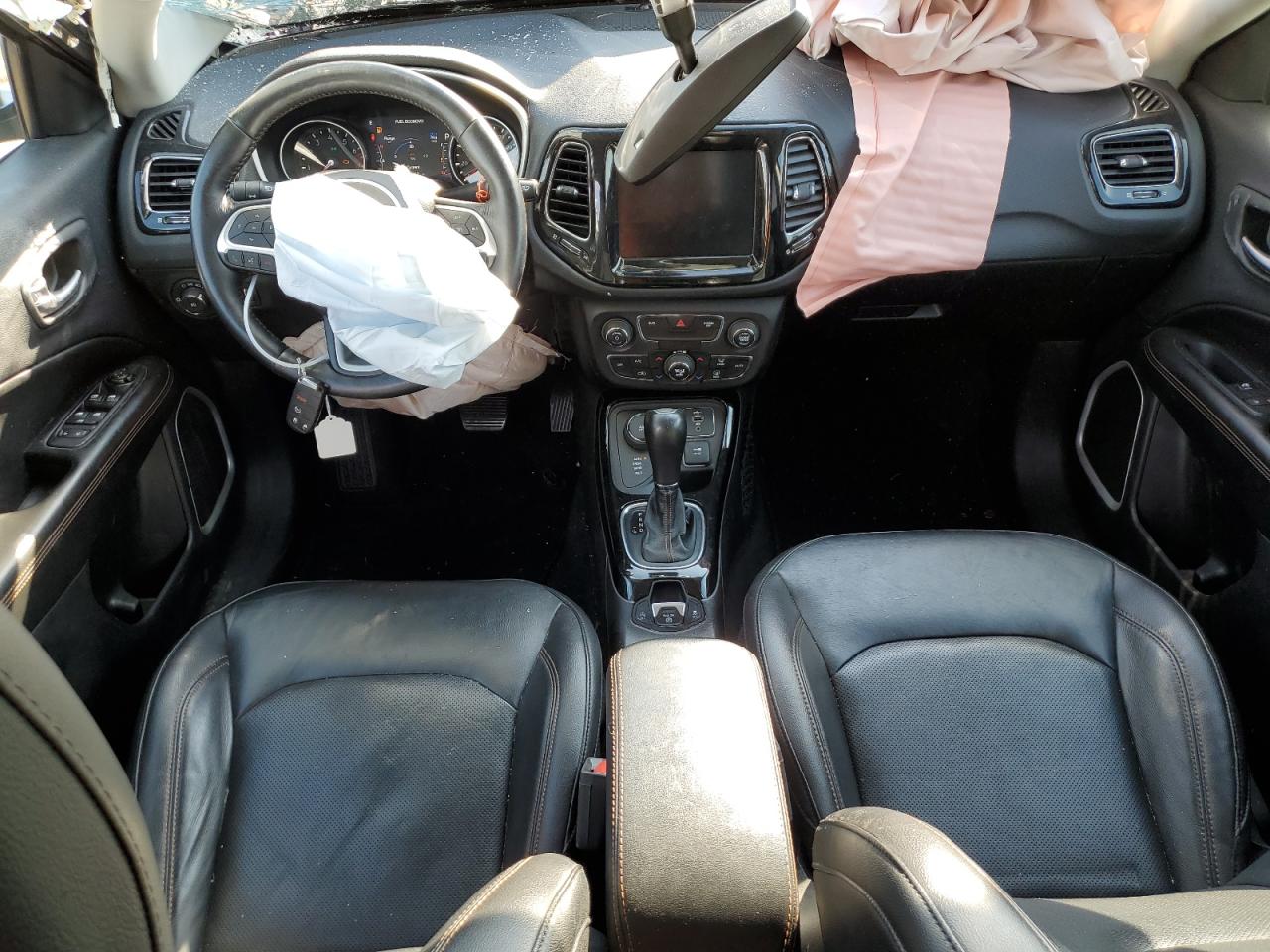 3C4NJDCB0KT666093 2019 Jeep Compass Limited