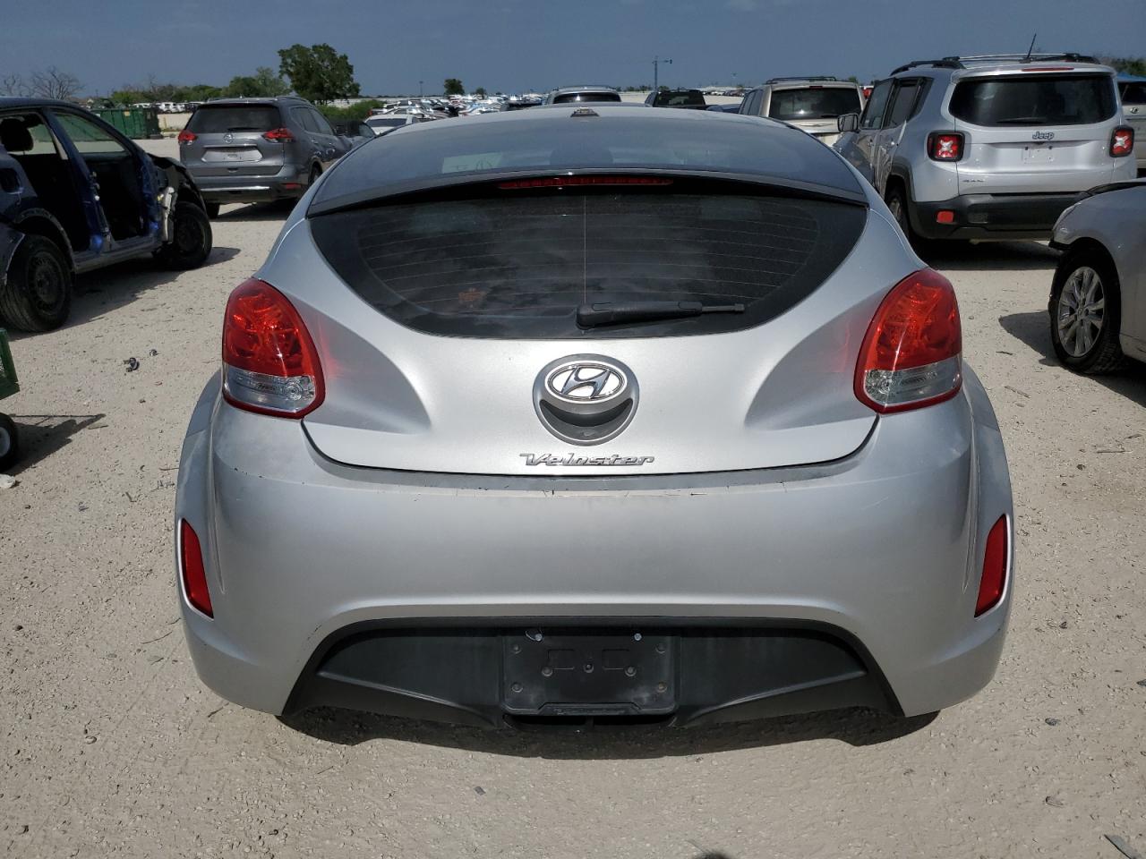 2012 Hyundai Veloster vin: KMHTC6ADXCU048610