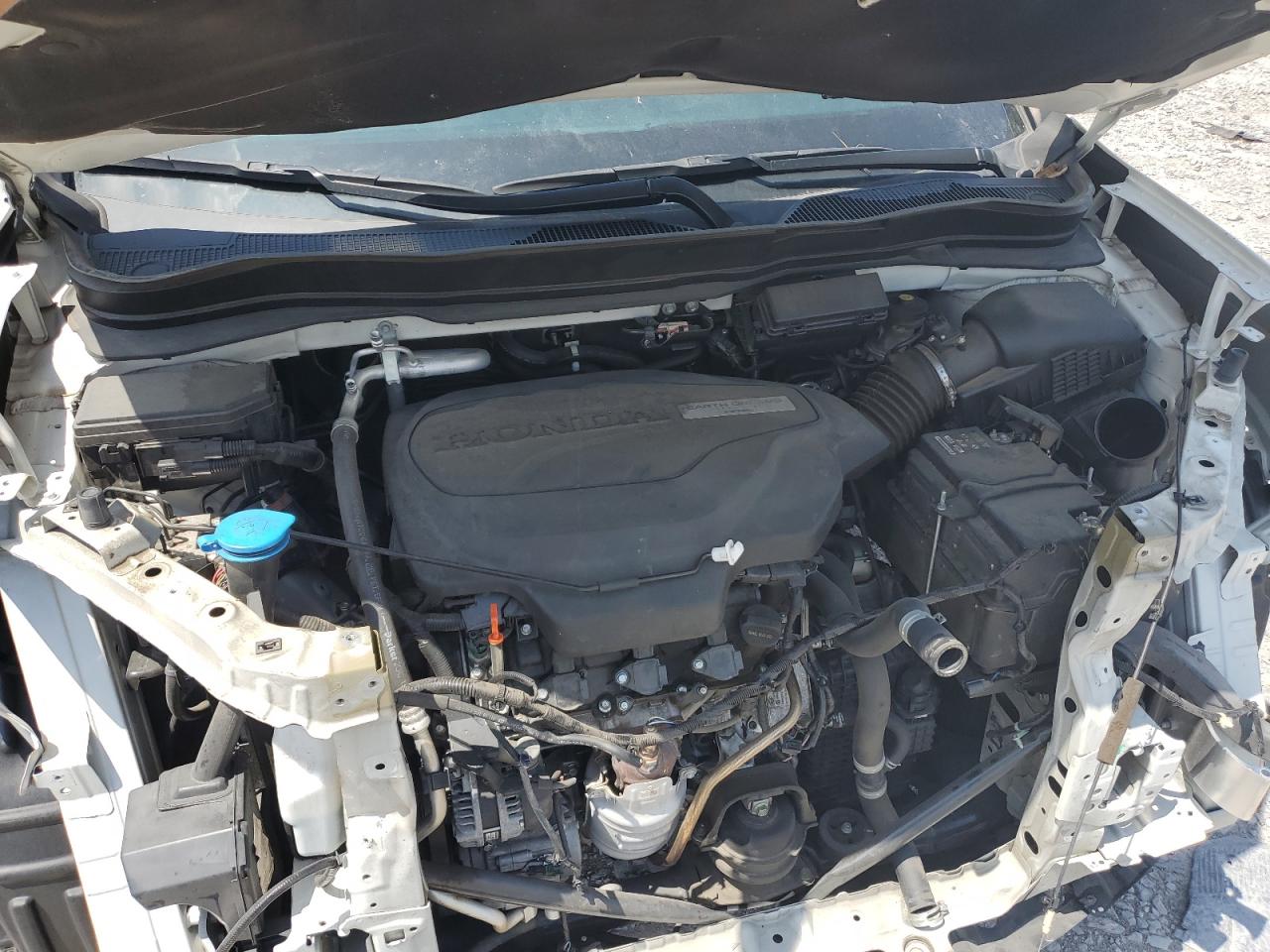 5FNYF6H95GB084013 2016 Honda Pilot Touring