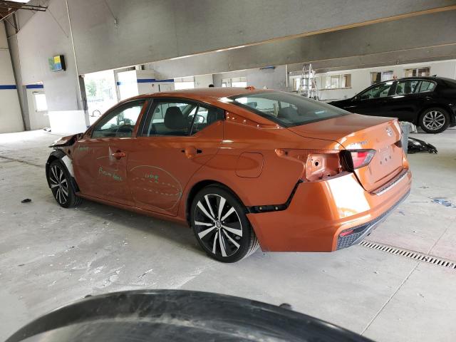 1N4BL4CV9NN313725 Nissan Altima SR 2