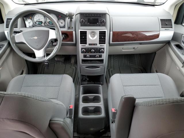 2010 Chrysler Town & Country - Image 8