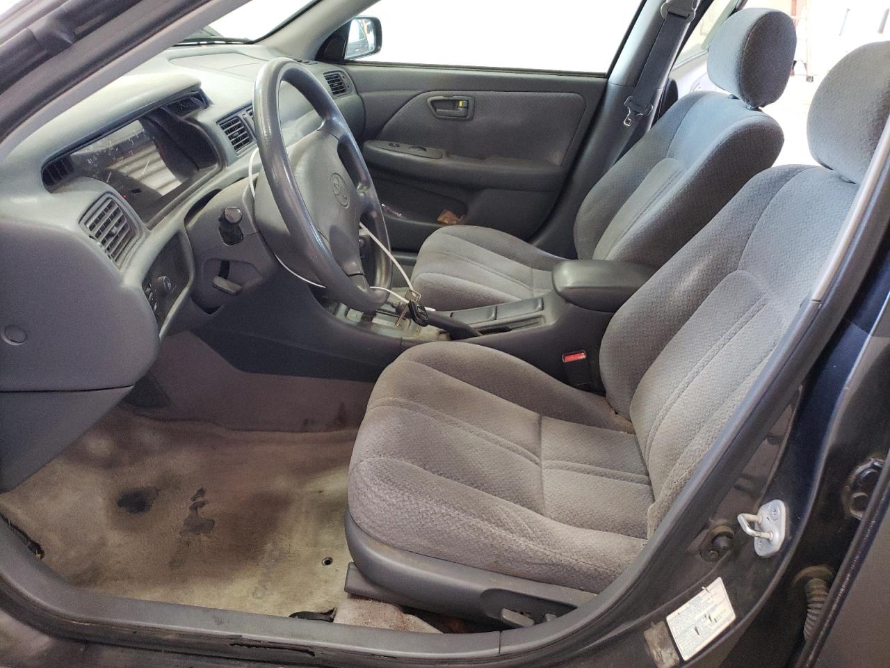 4T1BF22K2YU949969 2000 Toyota Camry Le