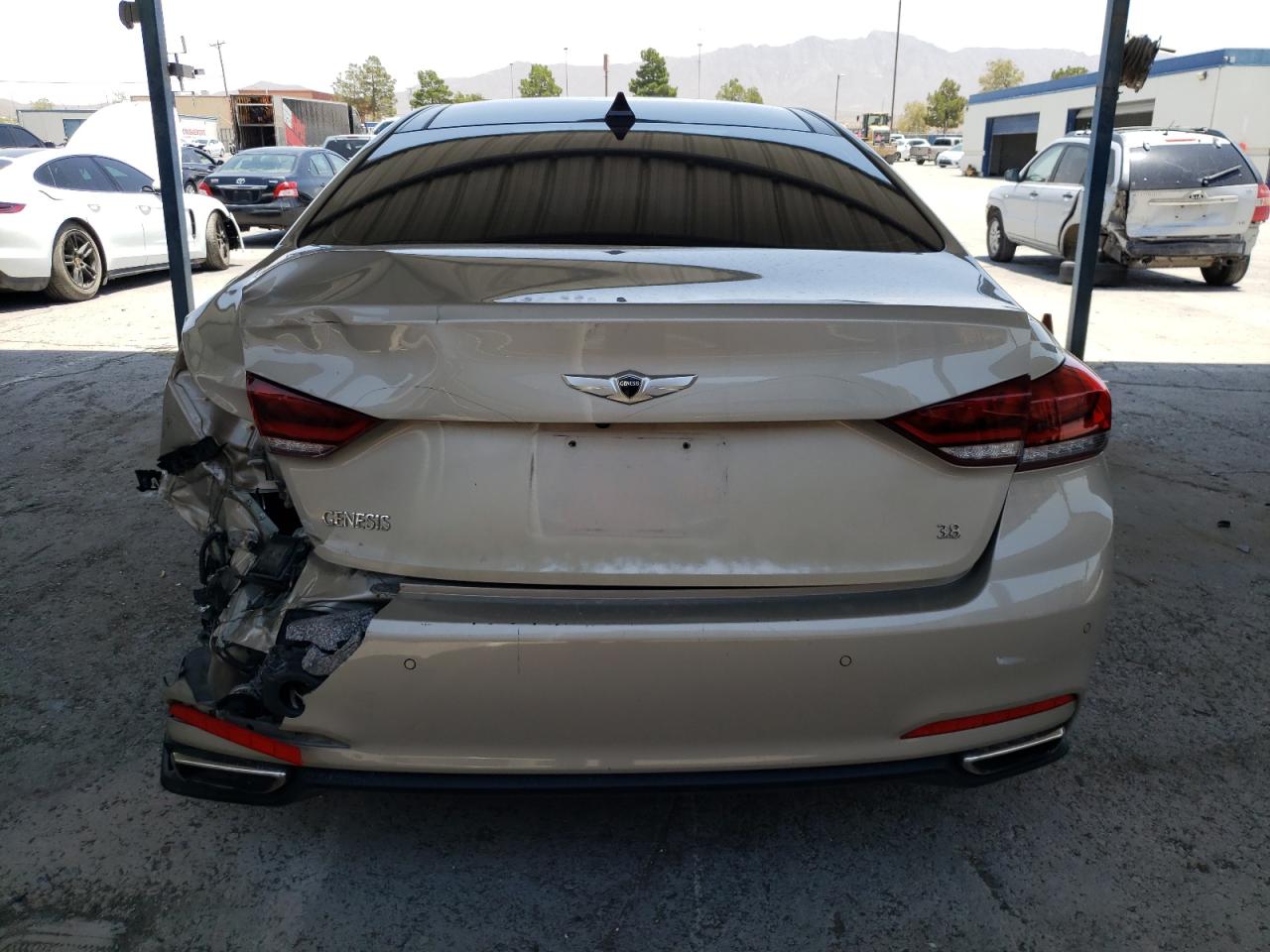 KMHGN4JE2FU088466 2015 Hyundai Genesis 3.8L