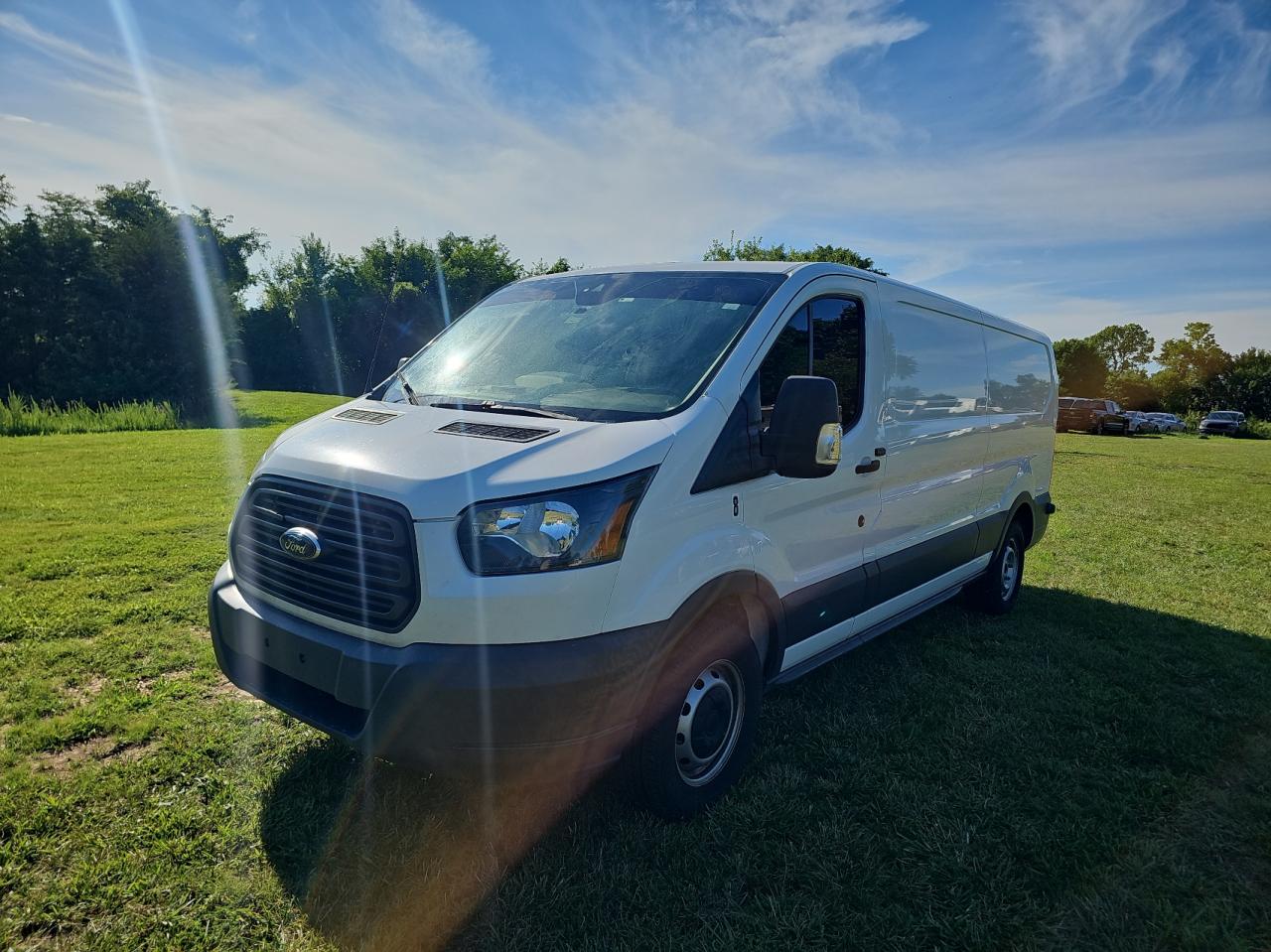 2018 Ford Transit T-150 vin: 1FTYE2YM9JKA31616