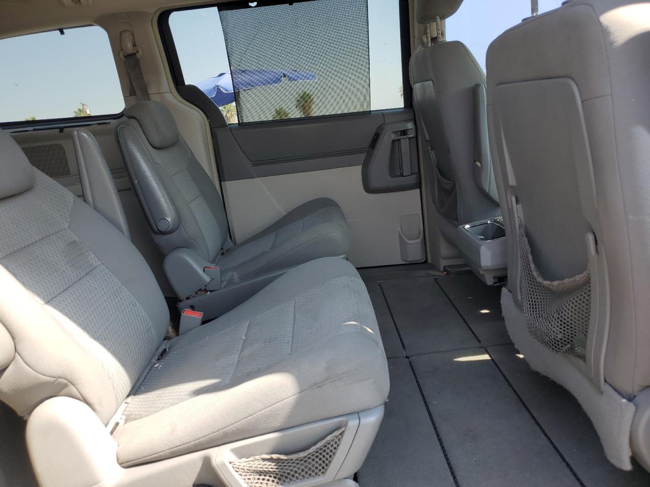 2A4RR5D10AR149393 2010 Chrysler Town & Country Touring