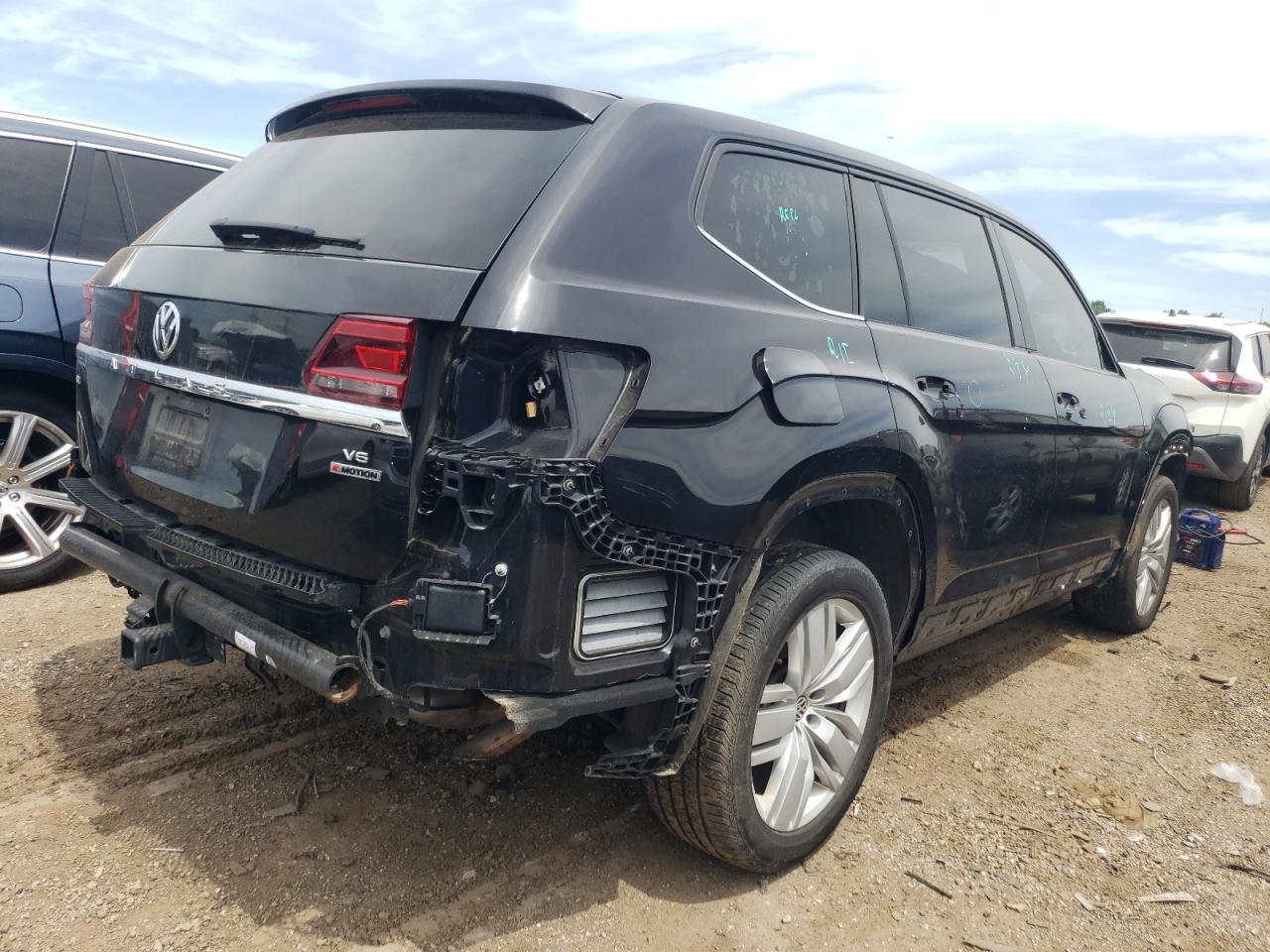 1V2UR2CA5KC542038 2019 Volkswagen Atlas Se