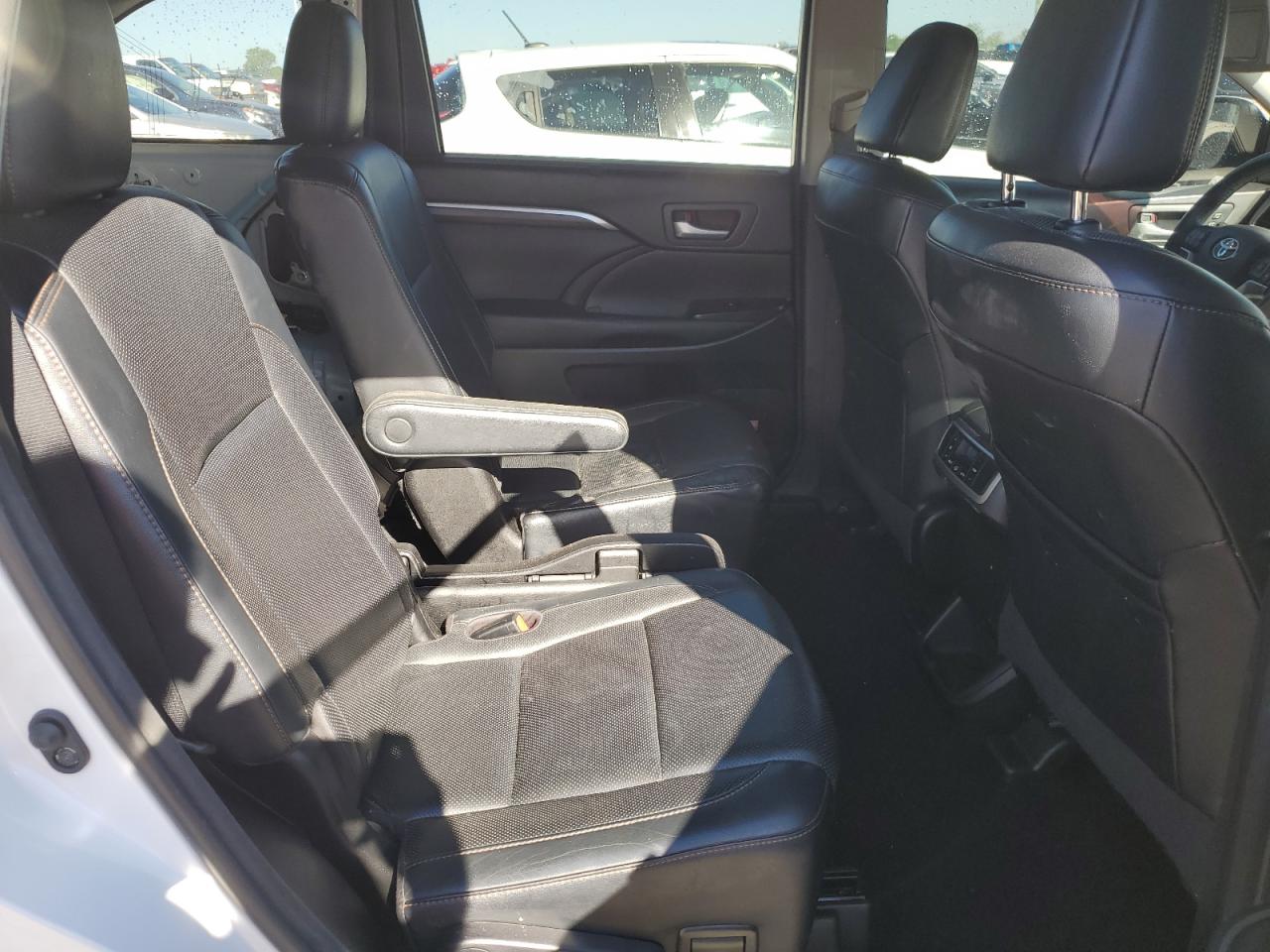 5TDDKRFH7GS306617 2016 Toyota Highlander Limited