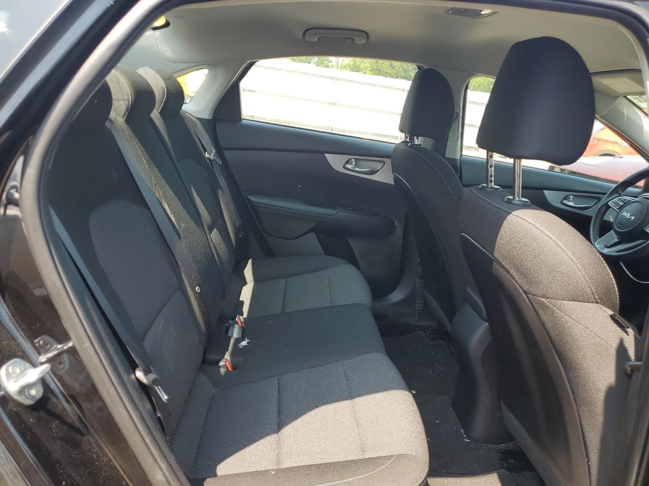 3KPF24AD9NE438964 2022 Kia Forte Fe