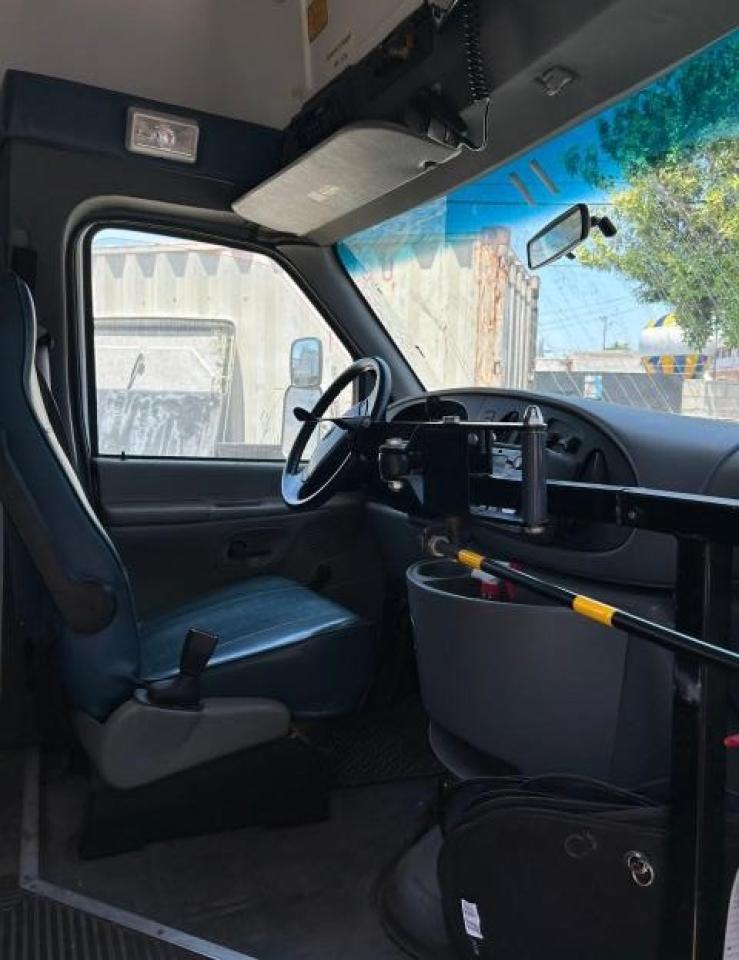 1FDLE40S0VHC08407 1997 Ford Econoline E450 Super Duty Cutaway Van Rv