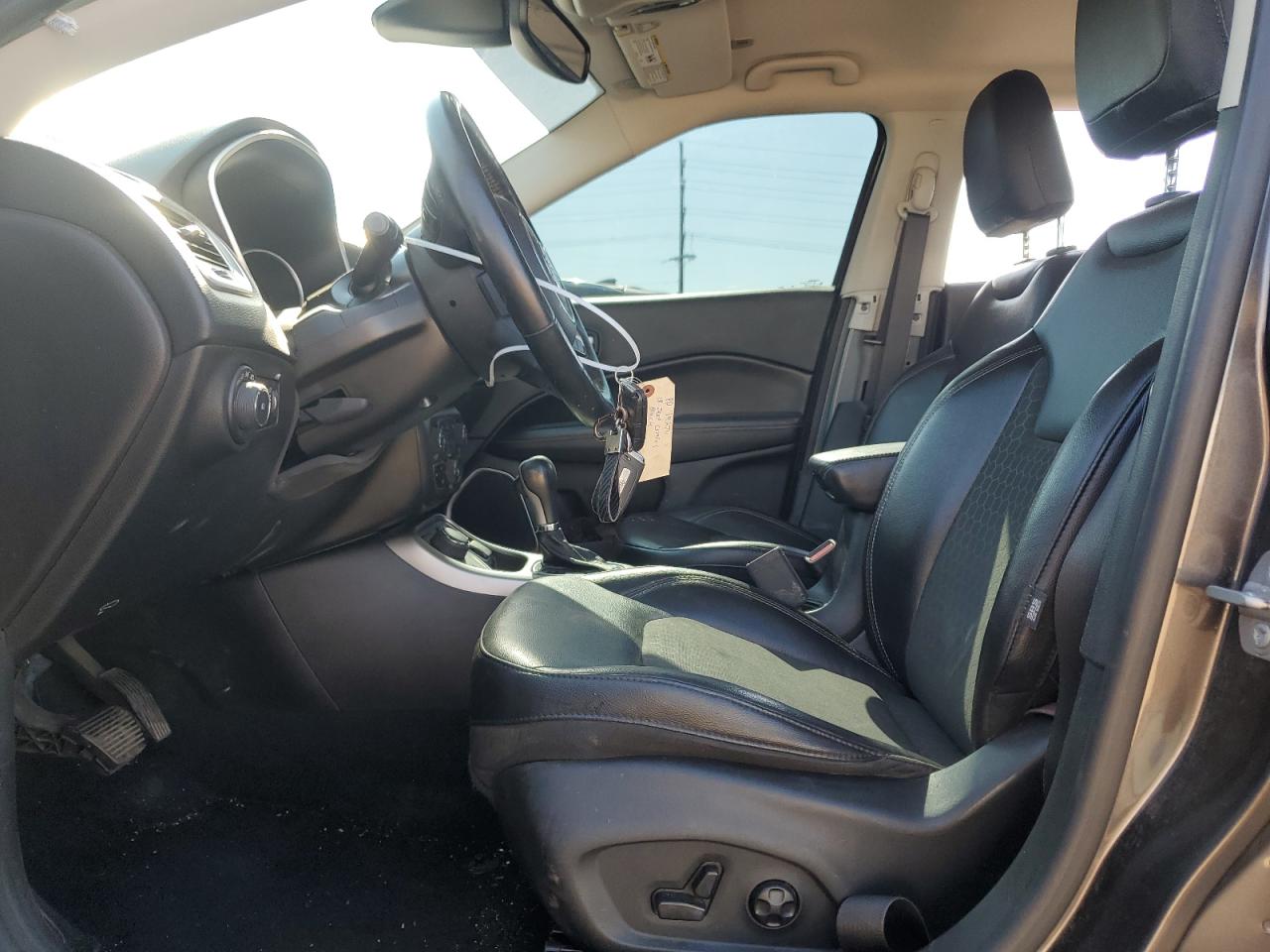 3C4NJDBB5JT458002 2018 Jeep Compass Latitude