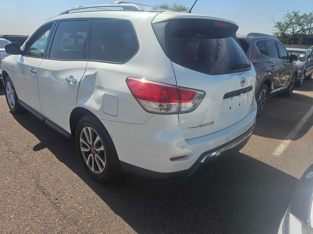 2014 Nissan Pathfinder S vin: 5N1AR2MM2EC643521