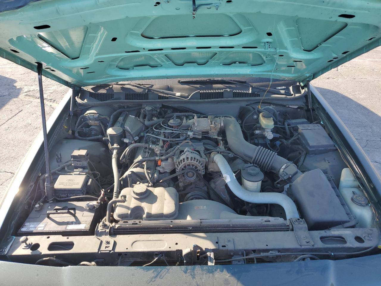 2FAFP71W4YX173637 2000 Ford Crown Victoria Police Interceptor