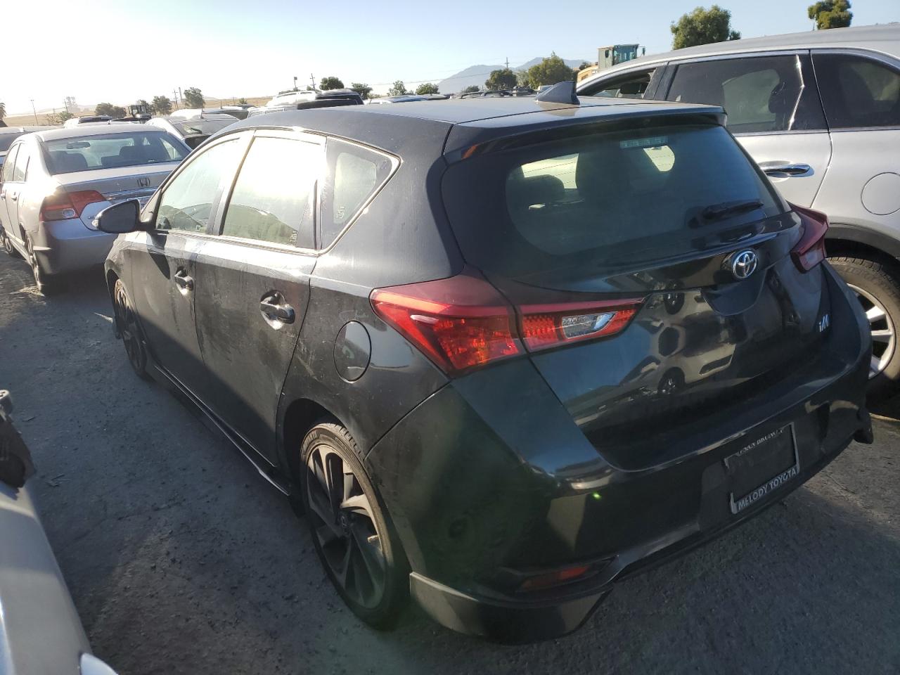 2018 Toyota Corolla Im vin: JTNKARJE0JJ555719