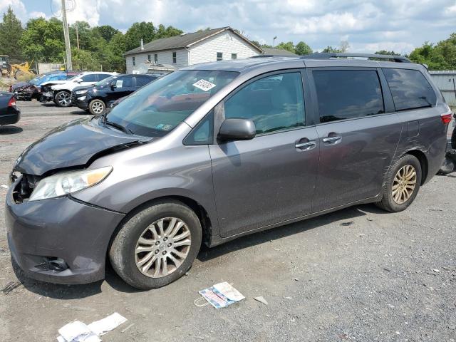 VIN 5TDYK3DC2GS694667 2016 Toyota Sienna, Xle no.1