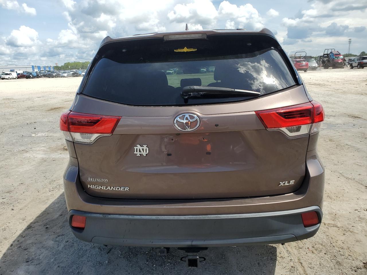 5TDKZRFH7KS351388 2019 Toyota Highlander Se
