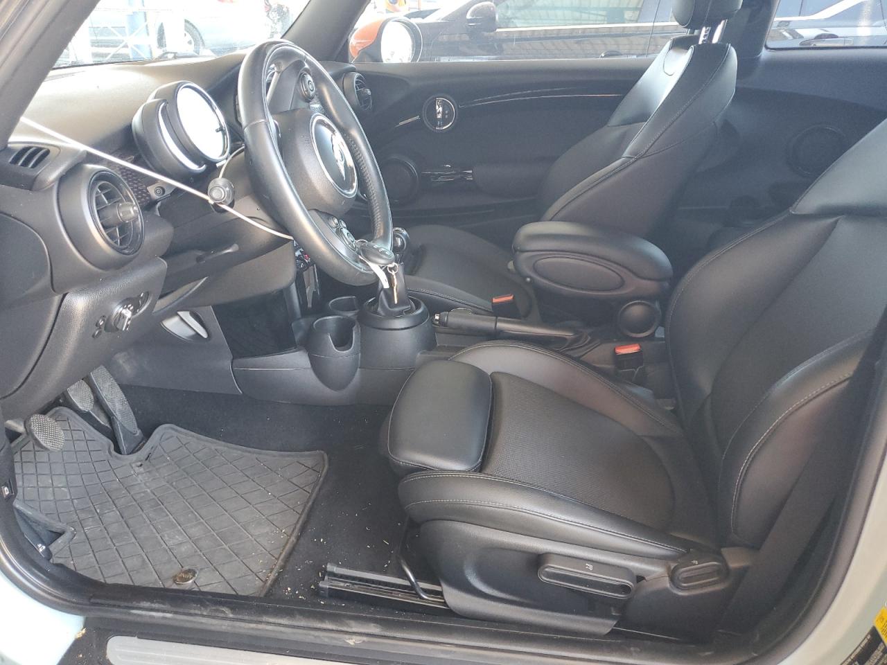 WMWXP7C51J2C62044 2018 Mini Cooper S