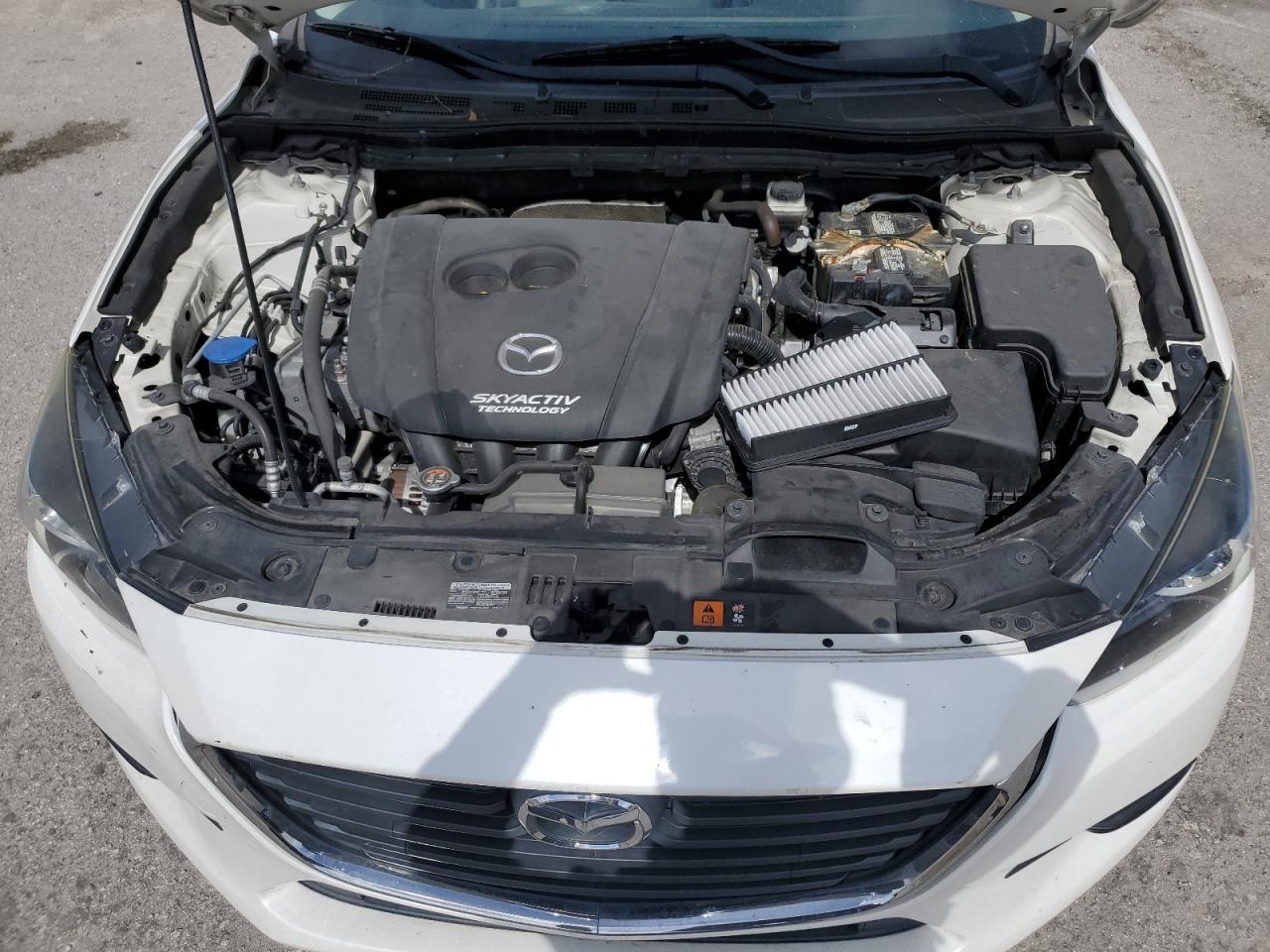 3MZBN1V39JM176429 2018 Mazda 3 Touring