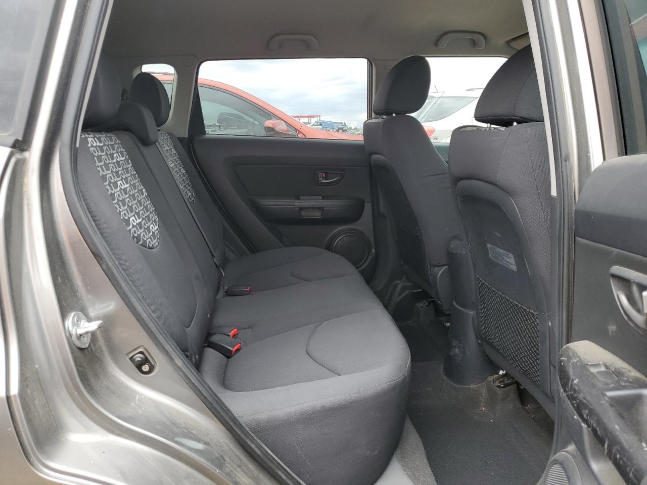 KNDJT2A26B7202472 2011 Kia Soul +