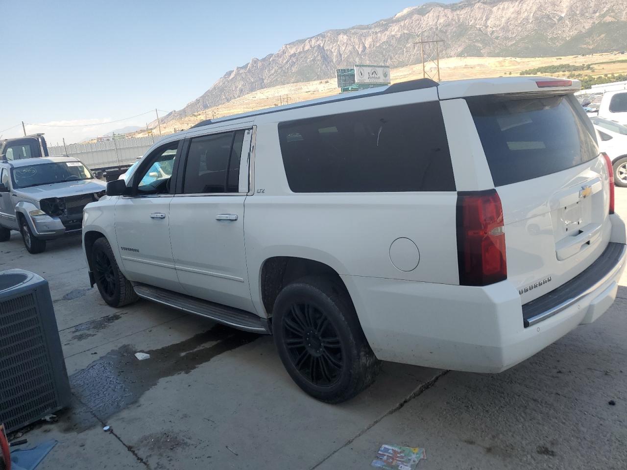 2015 Chevrolet Suburban K1500 Ltz vin: 1GNSKKKC9FR235921