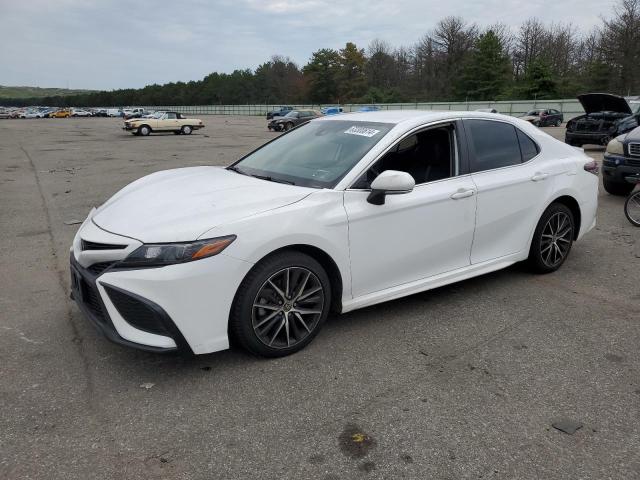 2022 Toyota Camry, SE