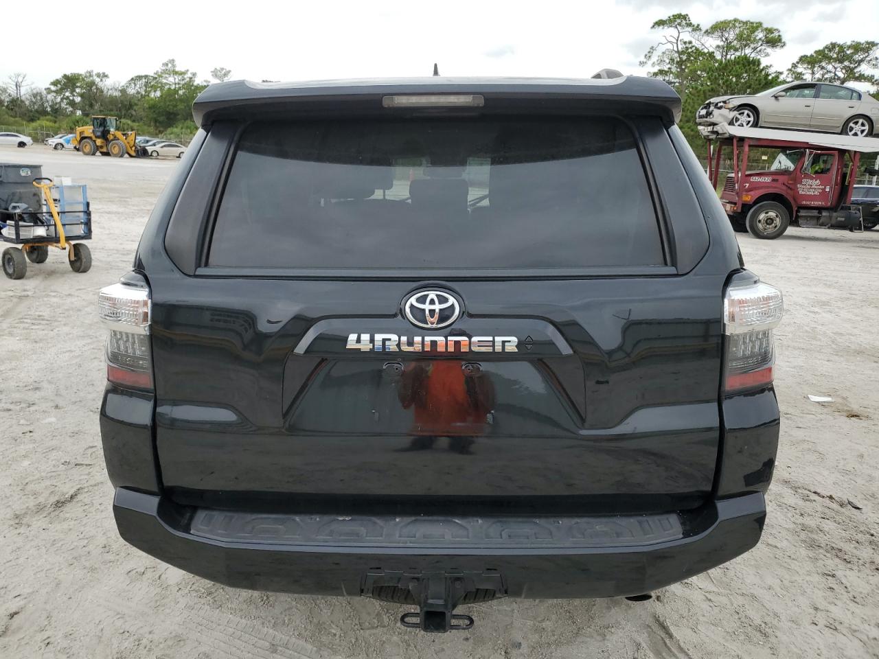 JTEEU5JR6M5239710 2021 Toyota 4Runner Sr5