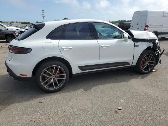 VIN WP1AG2A5XPLB36228 2023 Porsche Macan, S no.3