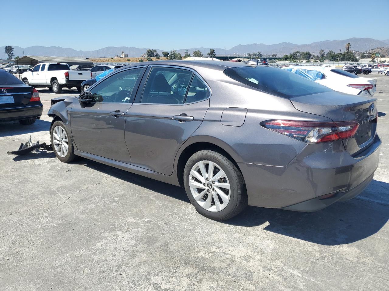 4T1C11AKXNU063909 2022 Toyota Camry Le