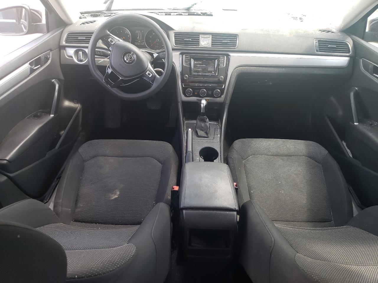 1VWAT7A30HC009222 2017 Volkswagen Passat S