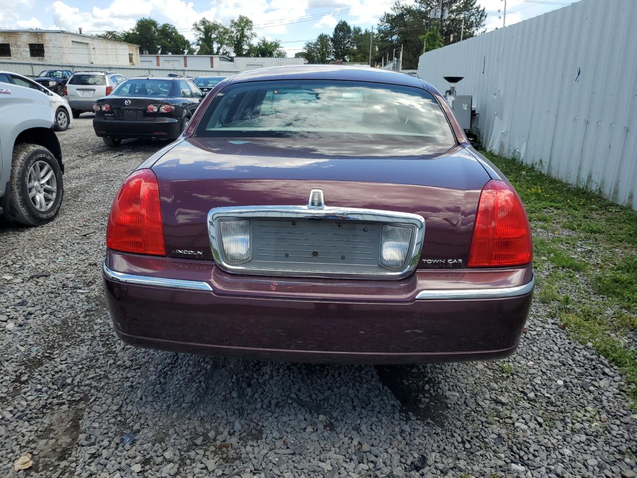 1LNHM81V57Y637375 2007 Lincoln Town Car Signature