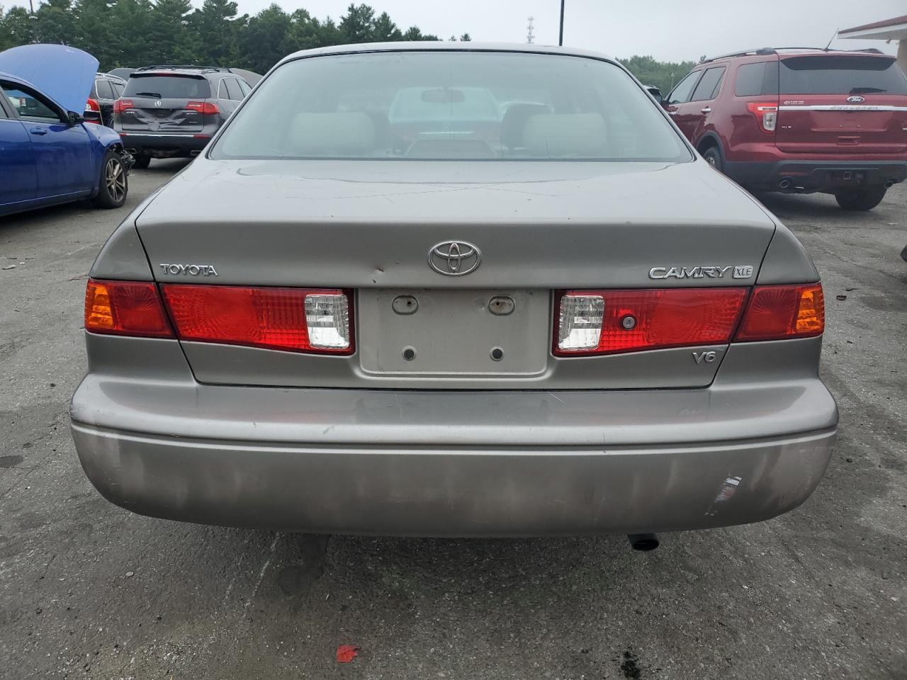 4T1BF28K3YU114602 2000 Toyota Camry Le